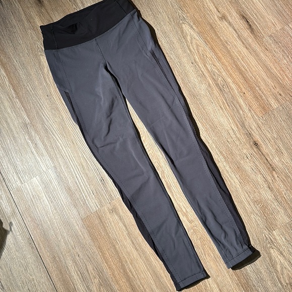 Lululemon Smooth Stride Tight Leggings - Picture 8 of 16